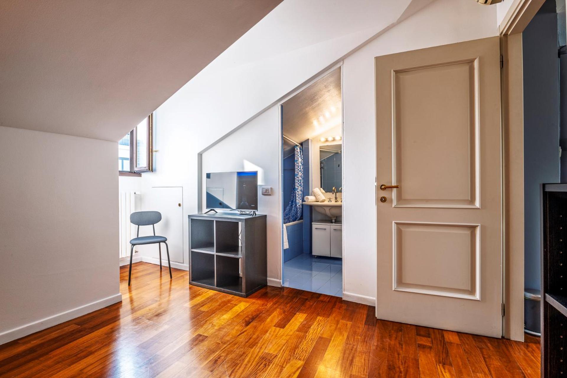 Elegant 2 Bedrooms Apartments Near Duomo Milan Exterior photo